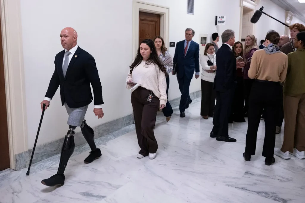 Two Republicans Side With Democrats In Failed Attempt To Stop Trump On Venezuela