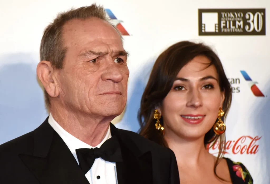 911 Audio Suggests Tommy Lee Jones’ Daughter, Victoria, Died Of An Overdose