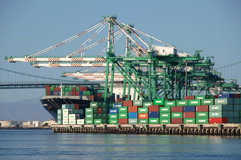 U.S. Trade Deficit Drops 40% in Latest Commerce Dept Report