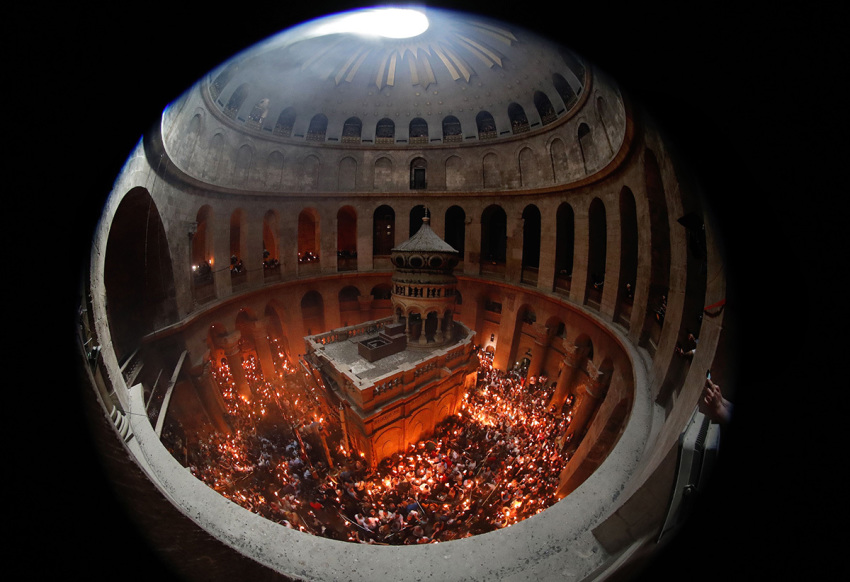 Israel allows access to Holy Sepulchre after initial Palm Sunday rejection