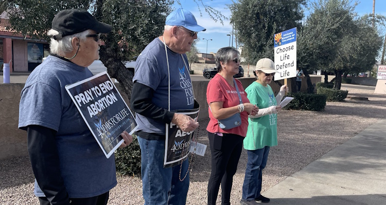 Abortions at This Planned Parenthood Dropped 67% Because They’re Praying Outside