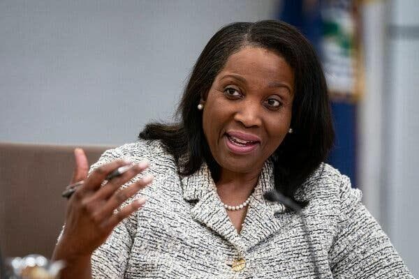Supreme Court: Lisa Cook Keeps Job – For Now, Lets Trump Fire FTC Commissioners