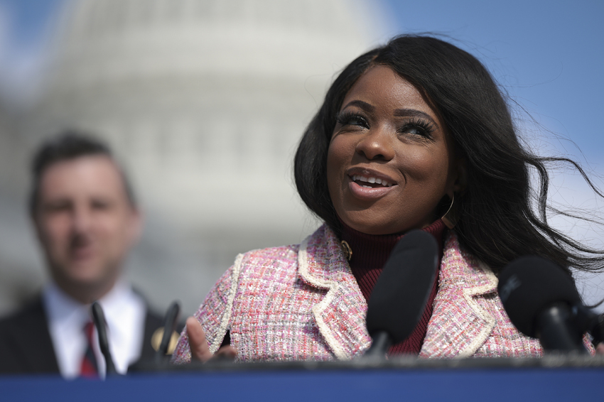 Rep. Jasmine Crockett blames Karmelo Anthony verdict on racism, downplays murder weapon
