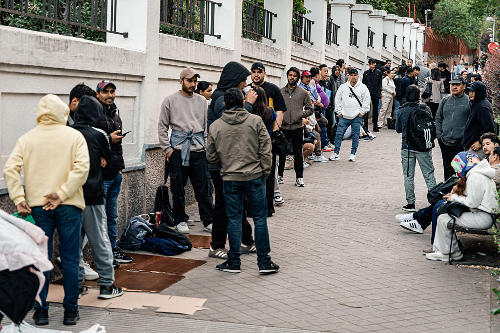 Report: Nearly 300 Detained Illegal Migrants in Spain Seek Mass Amnesty