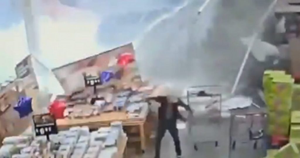 Camera Catches Crazy Moment When the Roof COLLAPSED in a BJ’s Store in New Jersey (VIDEO)