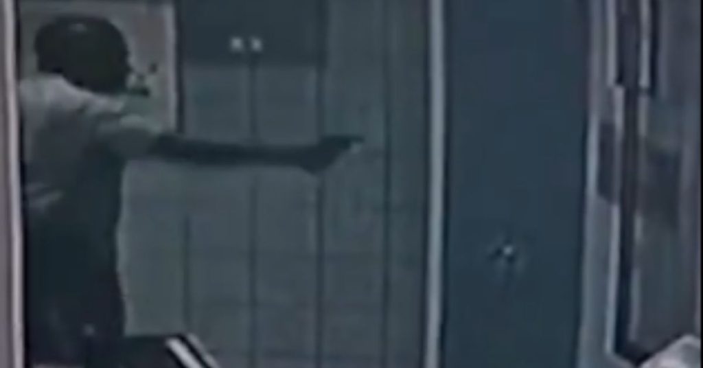 Maintenance Worker Opens Fire at Los Angeles Senior Center, Three Injured, Shooting Caught on Surveillance Camera (VIDEO)
