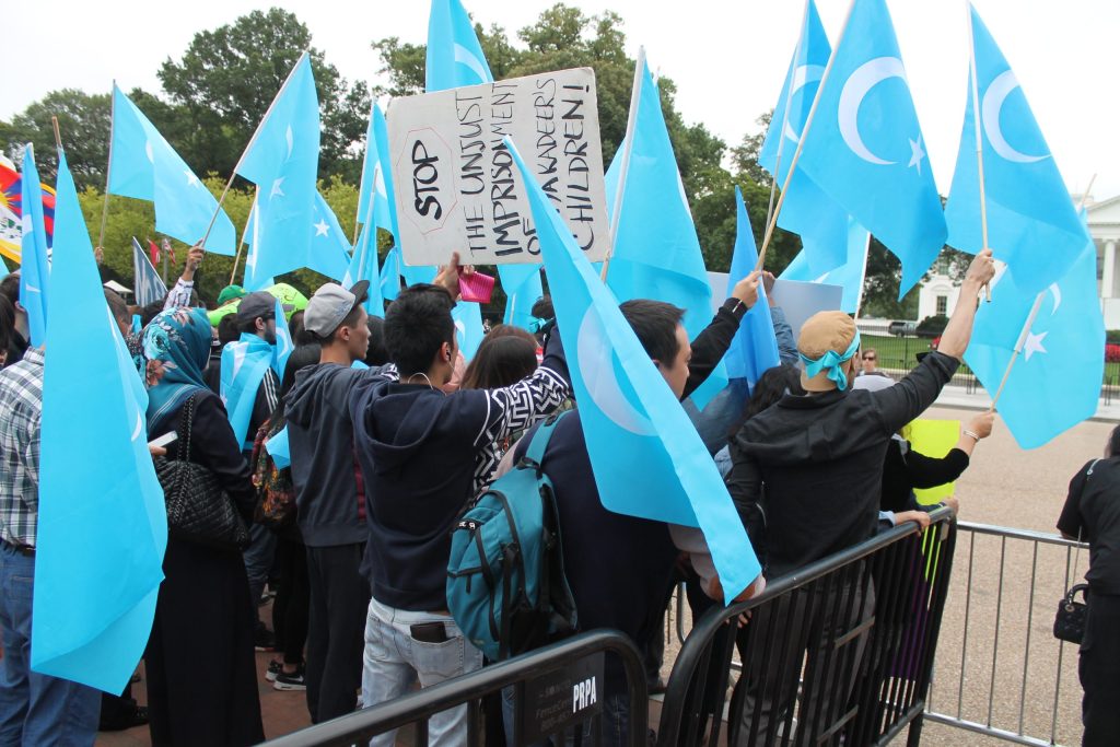 Hundreds Protest Chinese Communism Outside White House During Xi State Dinner