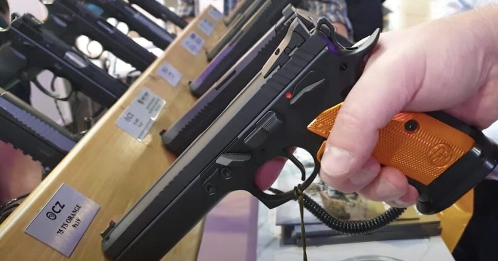 ICE: Florida lawyer busted for threatening federal agents at gun store